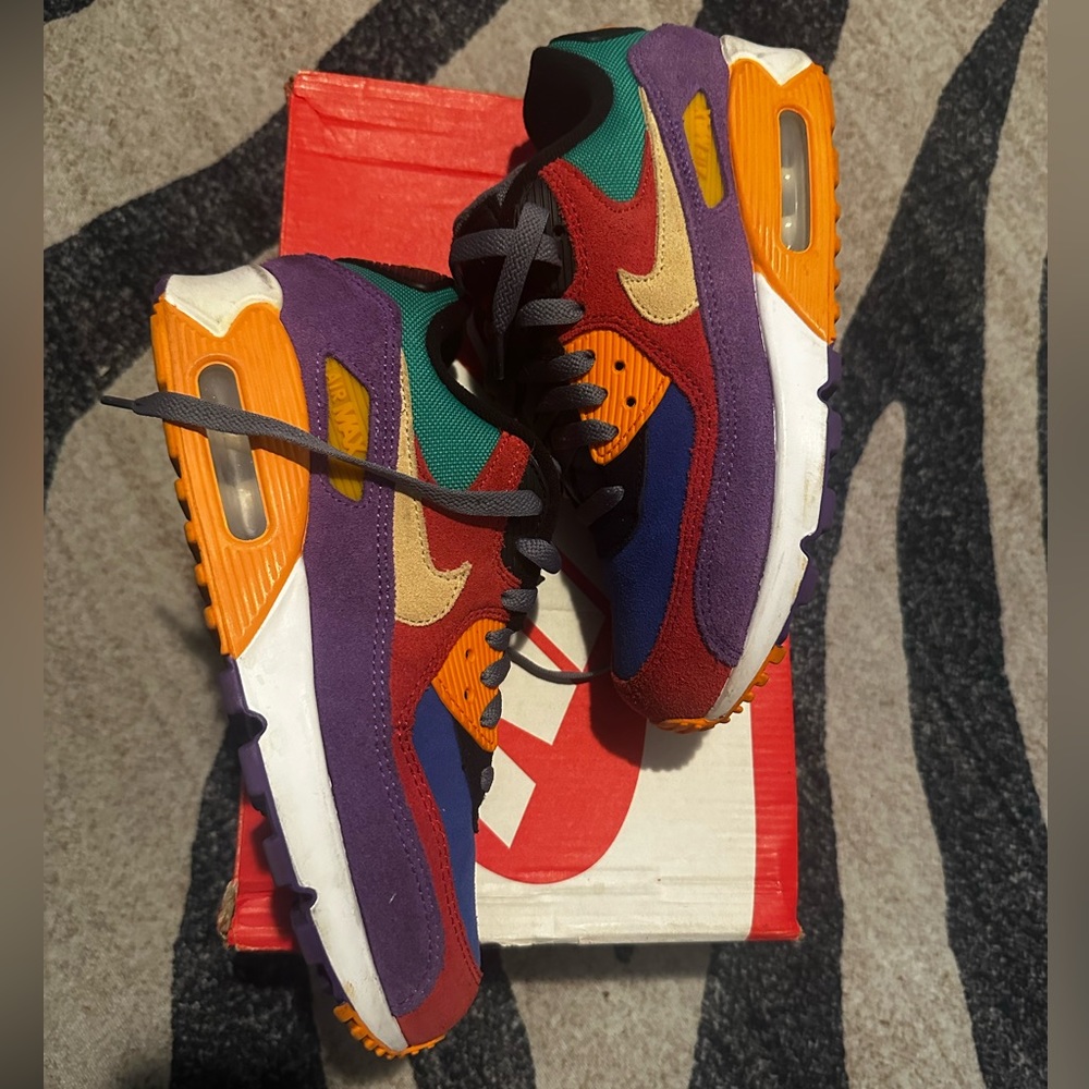 Nike Air Max 90 Qs 5.5 or 7 in women